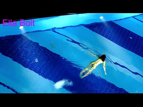 ❤️ म हेर्न रोक्न सक्दिन, जवान गोरा ELLA BOLT रिसोर्ट पूलमा नग्न पौडी खेल्दै समातियो ☑ ne.hentai-menu.ru मा ️❤